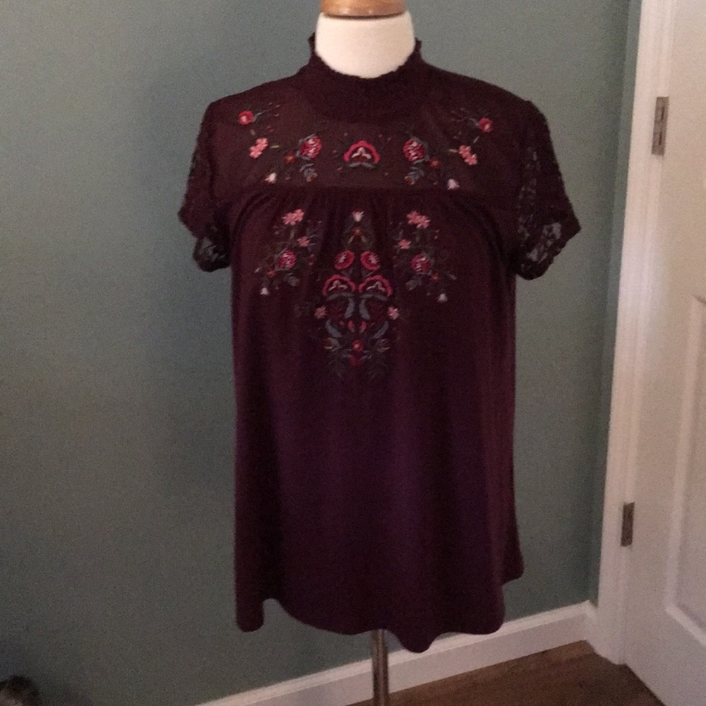 NWOT Time and Tru embroidered flowers.